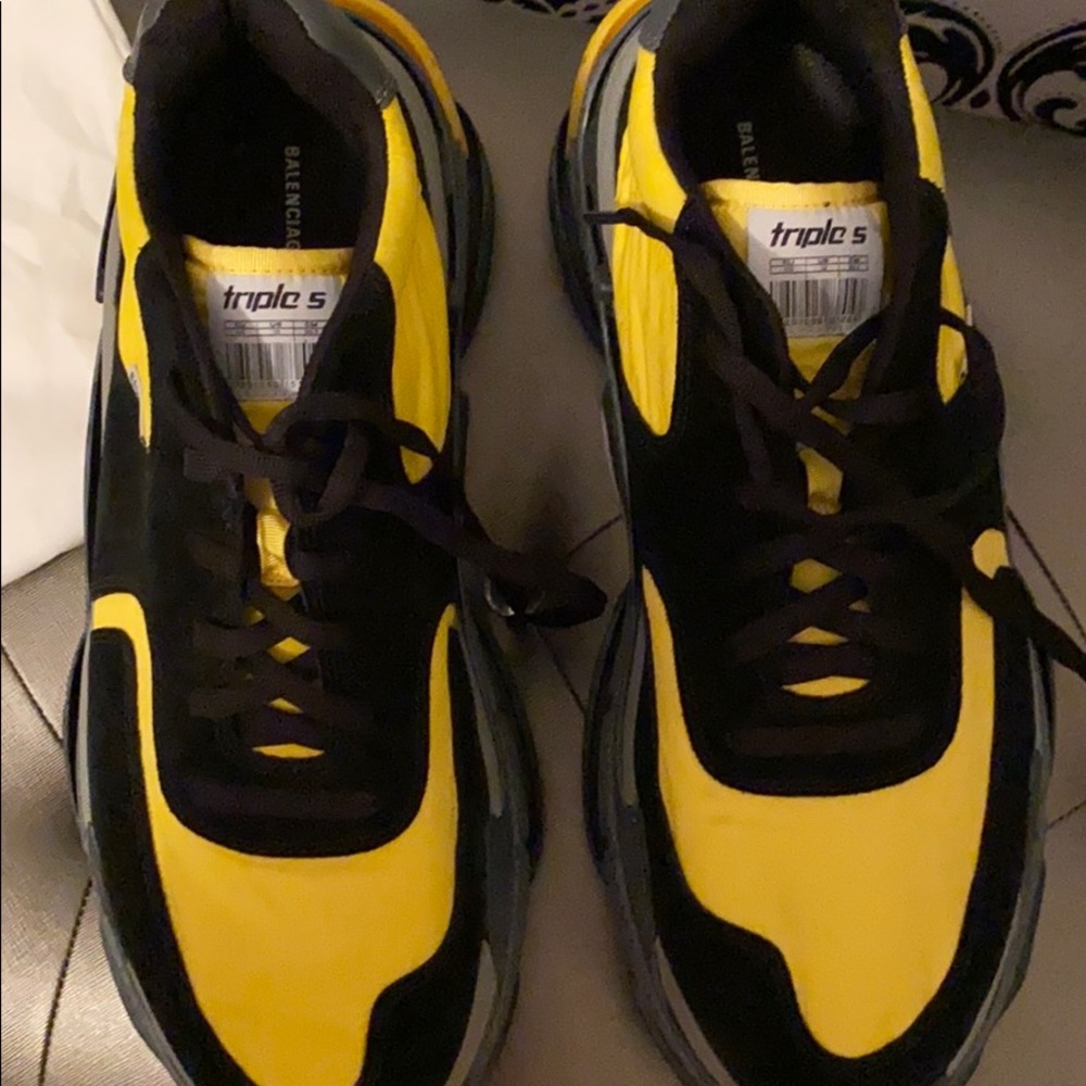 Men’s Balenciaga Triple S - Picture 3 of 7